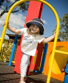 Doug Larsen Park - Lightning Ridge Tourism 2