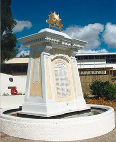 Beenleigh War Memorial - Lightning Ridge Tourism 1