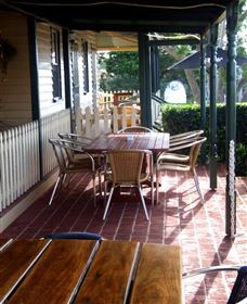The Famous Tinonee Cafe And Gift Shop - Lightning Ridge Tourism 2