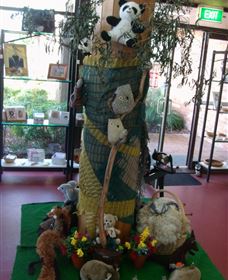 Taree Craft Centre - Lightning Ridge Tourism 0