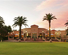 Links Hope Island Golf Club - Lightning Ridge Tourism 0