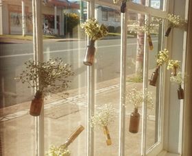 Three Wise Mums - Lightning Ridge Tourism 2