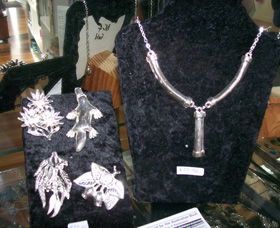 Australian Wildflower Jewellery Gallery - Lightning Ridge Tourism 1