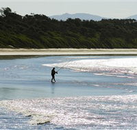 Old Bar Beach - Lightning Ridge Tourism