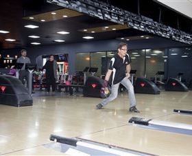 Club300 Bowling And Bar - Lightning Ridge Tourism 2
