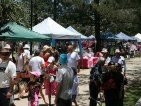 Coolangatta Art And Craft Markets - Lightning Ridge Tourism 3