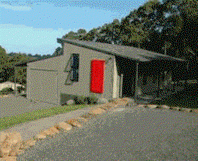 Brooke Clunie - Red Door Studio - Lightning Ridge Tourism 1