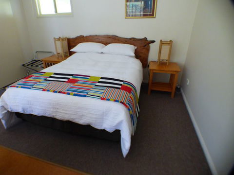 Goomburra Forest Retreat - Lightning Ridge Tourism 7