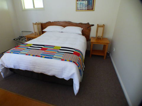 Goomburra Forest Retreat - Lightning Ridge Tourism 9