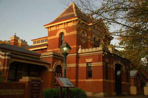 Visit Benalla Tours - Lightning Ridge Tourism 2