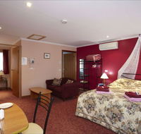 NorthEast Restawhile Bed and Breakfast - Lightning Ridge Tourism