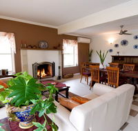 Villa Cavour Bed and Breakfast - Lightning Ridge Tourism