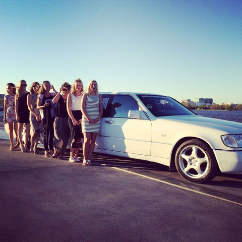 Valley Limousines - Lightning Ridge Tourism 0
