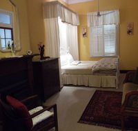 Guy House Bed and Breakfast - Lightning Ridge Tourism