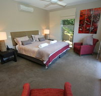 Beach House One  Vue - Lightning Ridge Tourism