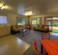 Bunya Mountains Getaway Accommodation - Lightning Ridge Tourism