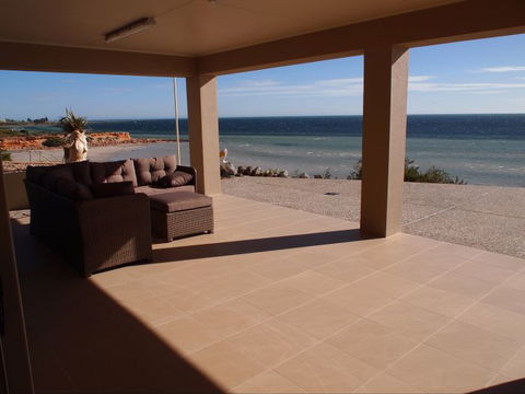 Sea La Vue - Lightning Ridge Tourism 1