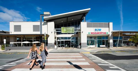 Noosa Civic Shopping Centre - Lightning Ridge Tourism 0