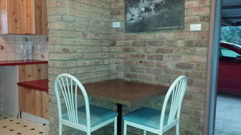 Hilldrop Motor Inn - Lightning Ridge Tourism 5