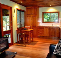 Waterfall Hideout-Rainforest Cabin for Couples - Lightning Ridge Tourism