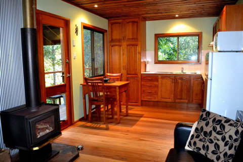Waterfall Hideout-Rainforest Cabin For Couples - Lightning Ridge Tourism 0
