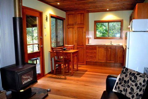 Waterfall Hideout-Rainforest Cabin For Couples - Lightning Ridge Tourism 2
