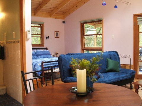 Bluegums Cabins - Lightning Ridge Tourism 2
