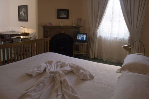 Imperial Fine Accommodation - Lightning Ridge Tourism 0