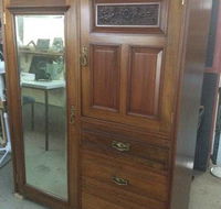 Virgils Touchwood Artisans Village - Lightning Ridge Tourism