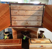 Montville Woods Gallery - Lightning Ridge Tourism