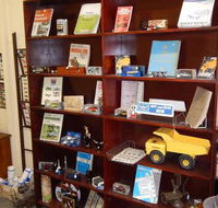 Meri Collectables - Lightning Ridge Tourism