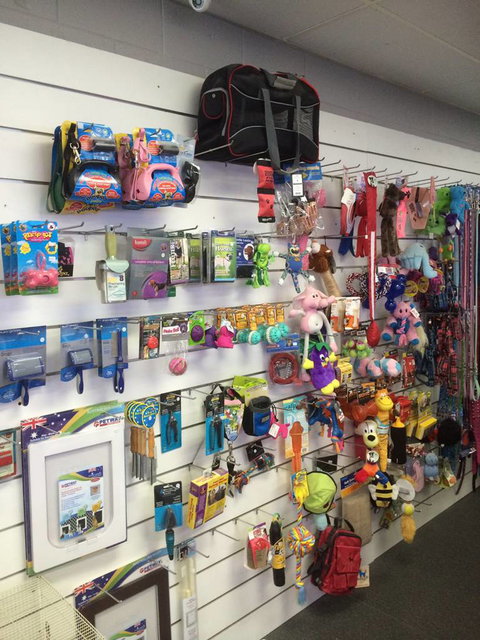 Nambour Pet Shop - Lightning Ridge Tourism 3