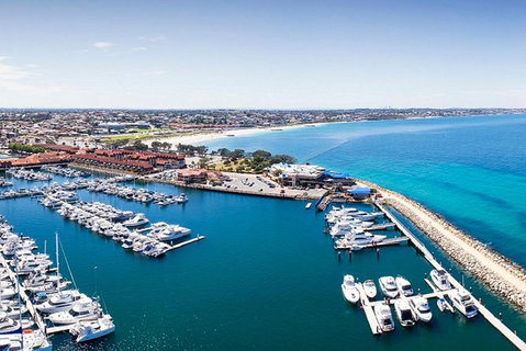 Snorkel With Sharks At AQWA - Lightning Ridge Tourism 7
