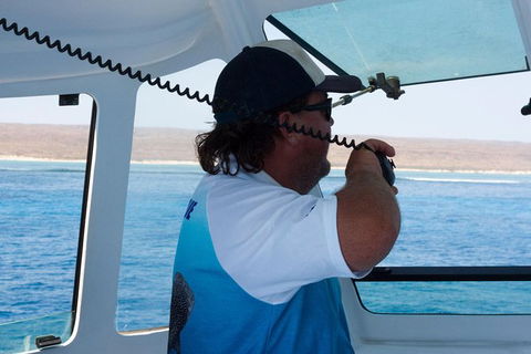 VIP Luxury Chartered Escapes, Exploring The Reef At Your Own Pace - Lightning Ridge Tourism 41