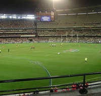 Half-Day Sports Lovers Bus Tour of Melbourne with Tour Options - Lightning Ridge Tourism