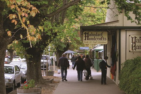 Adelaide Highlights, Hahndorf & McLaren Vale Wine Tasting And Sightseeing Tour - Lightning Ridge Tourism 7