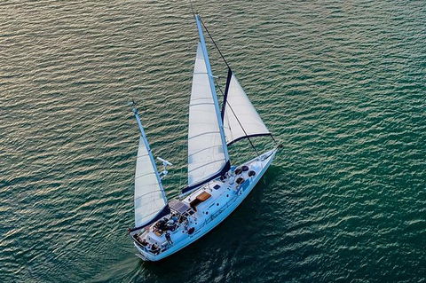 Full-Day Adventure Sailing Experience: Circumnavigate Magnetic Island - Lightning Ridge Tourism 1