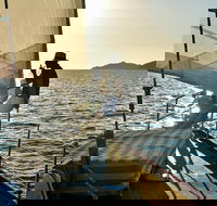 Magnetic Island Twilight Sailing Cruise - Lightning Ridge Tourism