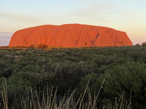 Uluru (Ayers Rock) Sunset With Outback Barbecue Dinner And Star Tour - Lightning Ridge Tourism 5