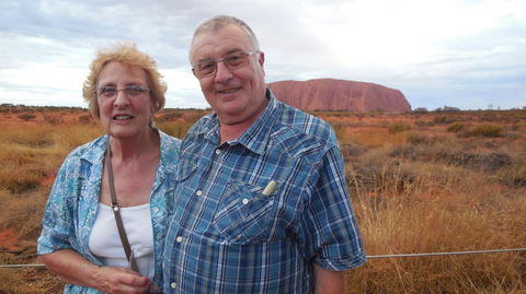 Uluru (Ayers Rock) Sunset With Outback Barbecue Dinner And Star Tour - Lightning Ridge Tourism 8