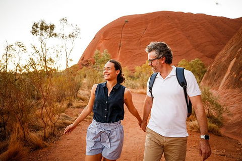 Uluru Sunrise And Guided Base Walk - Lightning Ridge Tourism 4
