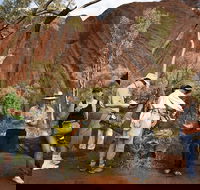Full Uluru Base Walk at Sunrise Including breakfast - Lightning Ridge Tourism