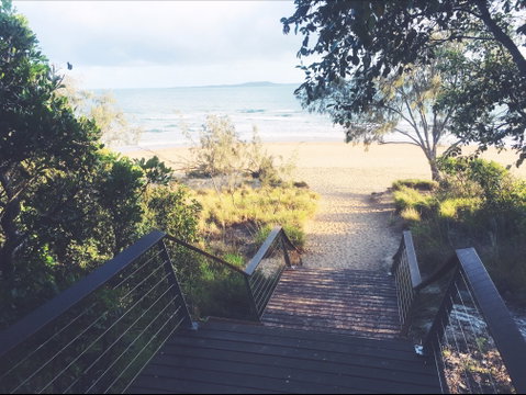 Canoe Point Beach And Parklands - Lightning Ridge Tourism 0