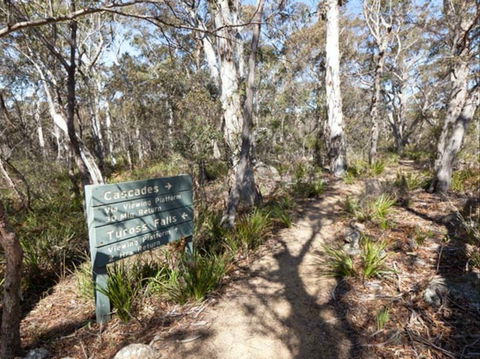 Cascades Walking Track And Viewing Platform - Lightning Ridge Tourism 0