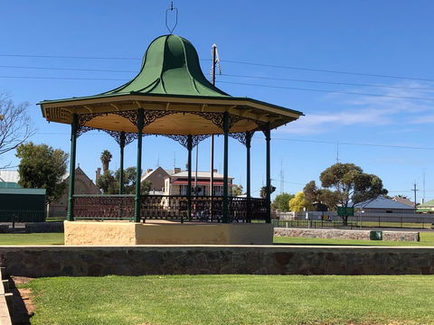 Davies Square, Wallaroo - Lightning Ridge Tourism 0