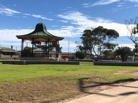 Davies Square, Wallaroo - Lightning Ridge Tourism 1