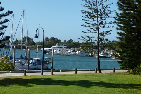 Gladstone Marina - Lightning Ridge Tourism 2