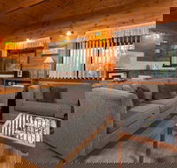 Gumnut Hideaway Gallery - Lightning Ridge Tourism