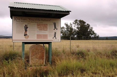 King Togees Grave - Lightning Ridge Tourism 0