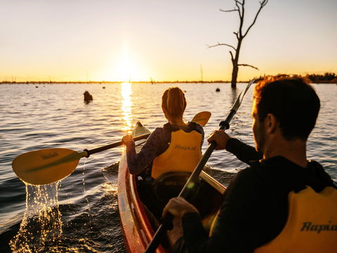 Lake Mulwala - Lightning Ridge Tourism 0